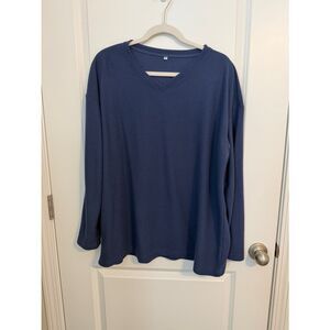 Relaxed V-Neck Long Sleeve Tee in Blue